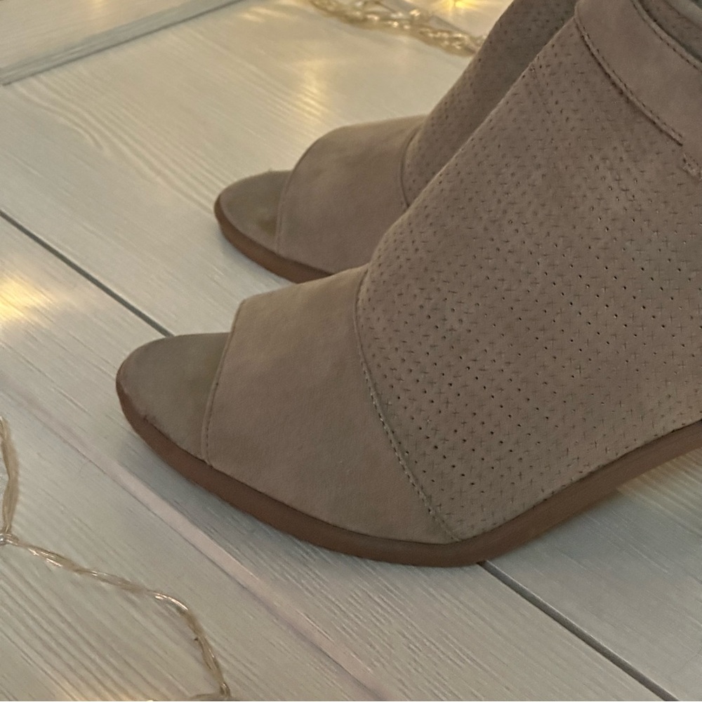 Circus By Sam Elderman Grey Booties - image 7